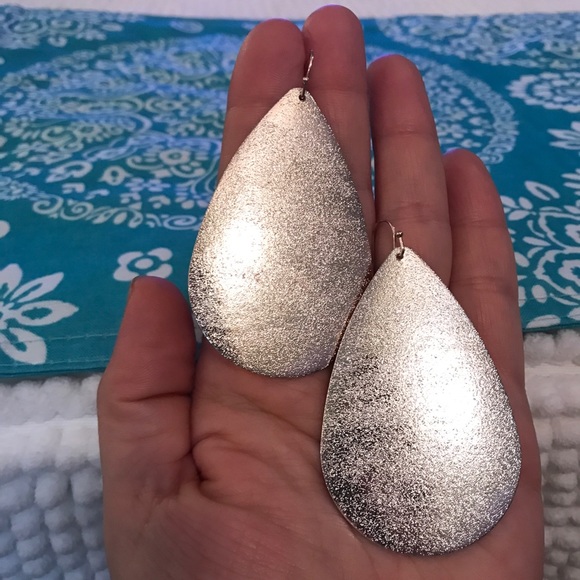 HP! NEW!💙💎ROSE💗GOLD💛EARRINGS BUNDLE!💎💙ALL 4! - Picture 3 of 8